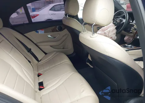 2018 Mercedes-Benz C 300 из США, поврежденный, VIN 55SWF4JB9JU281894